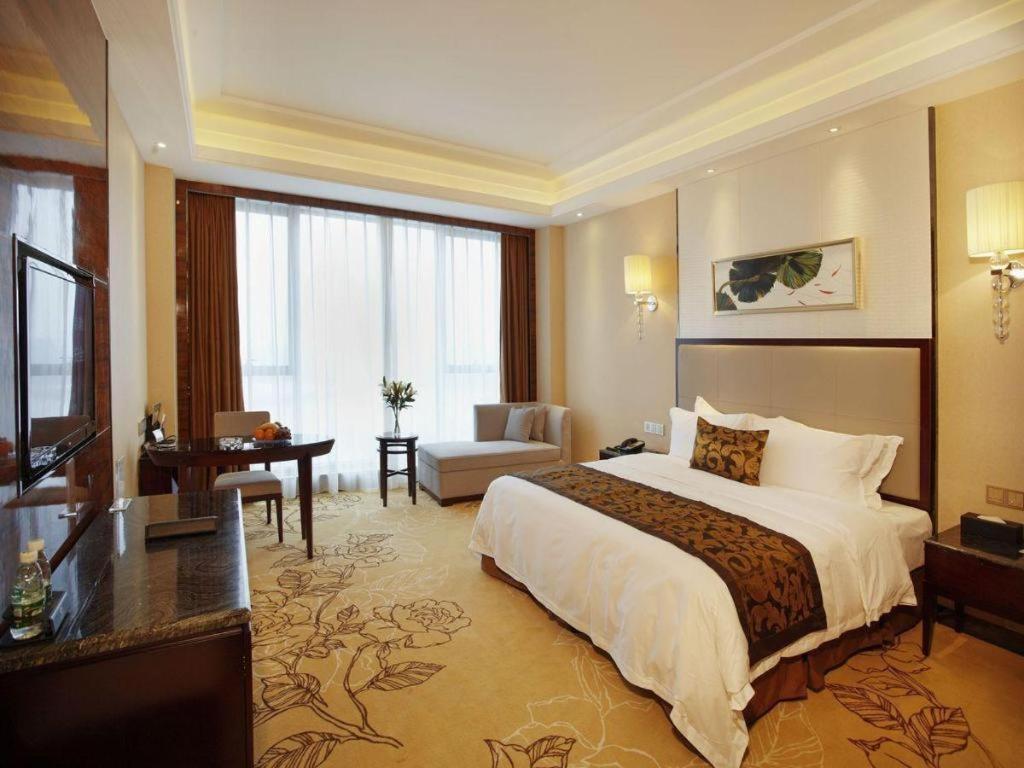 Eurasia Convention International Hotel Wuhan Zewnętrze zdjęcie