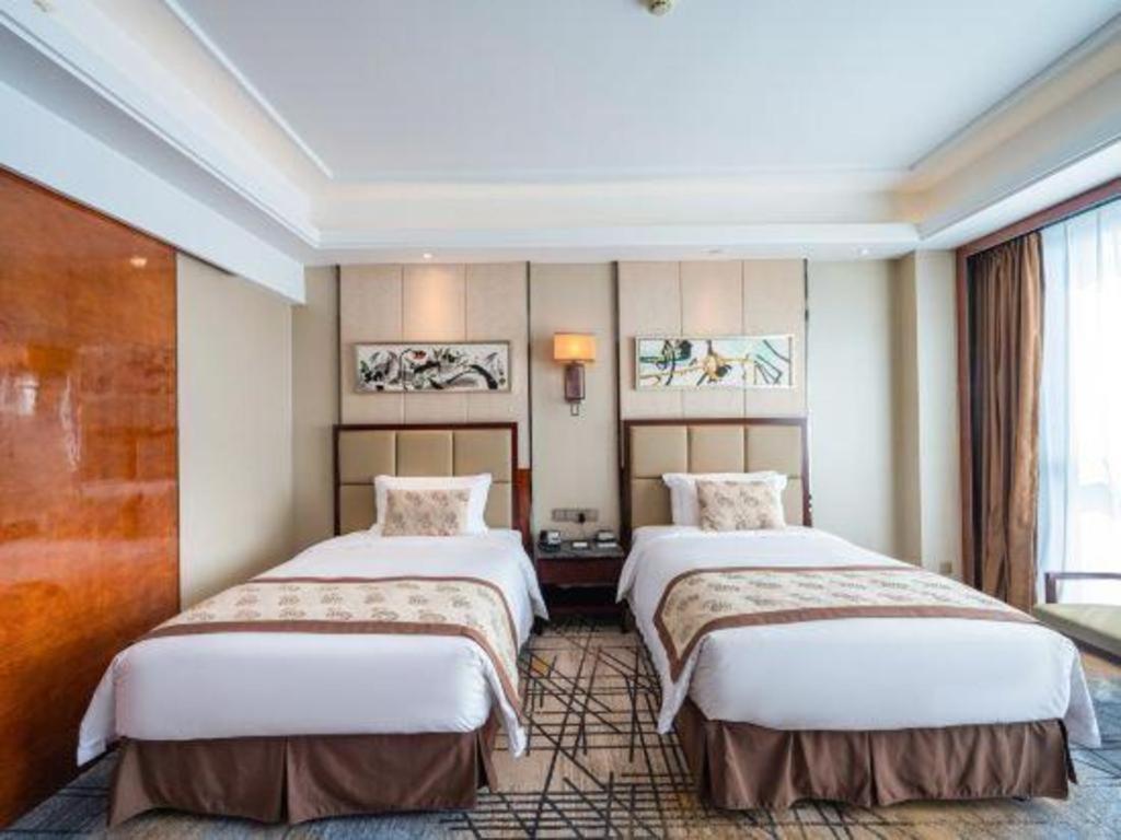 Eurasia Convention International Hotel Wuhan Zewnętrze zdjęcie