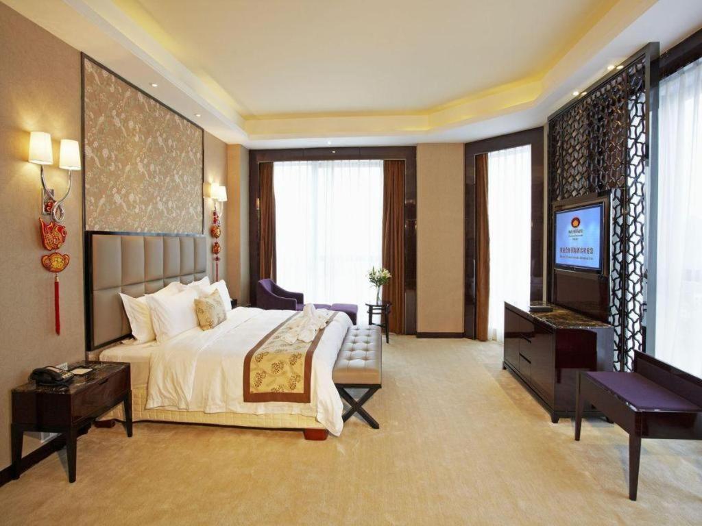 Eurasia Convention International Hotel Wuhan Zewnętrze zdjęcie